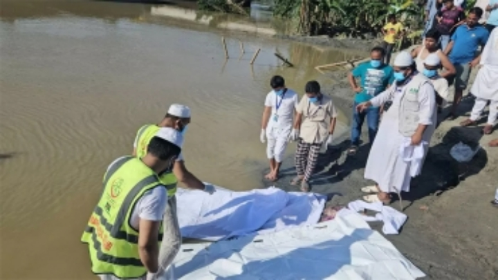 ফেনীতে ভয়াবহ বন্যায় মৃতের সংখ্যা বেড়ে ২৮