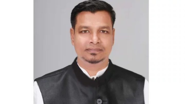 নারীসহ আটক আওয়ামী লীগ নেতা, ছাড়াতে দৌড়ঝাঁপ বিএনপি নেতার