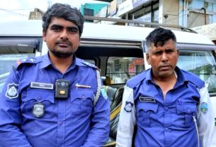 অভিযানে গিয়ে হামলার শিকার দুই ট্রাফিক পুলিশ