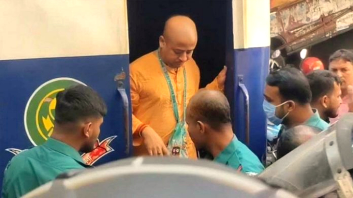 জামিন নামঞ্জুর চিন্ময়কে কারাগারে পাঠানোর নির্দেশ